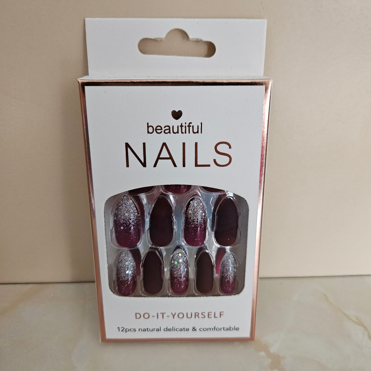 💅 Faux ongles mats & pailletés ✨