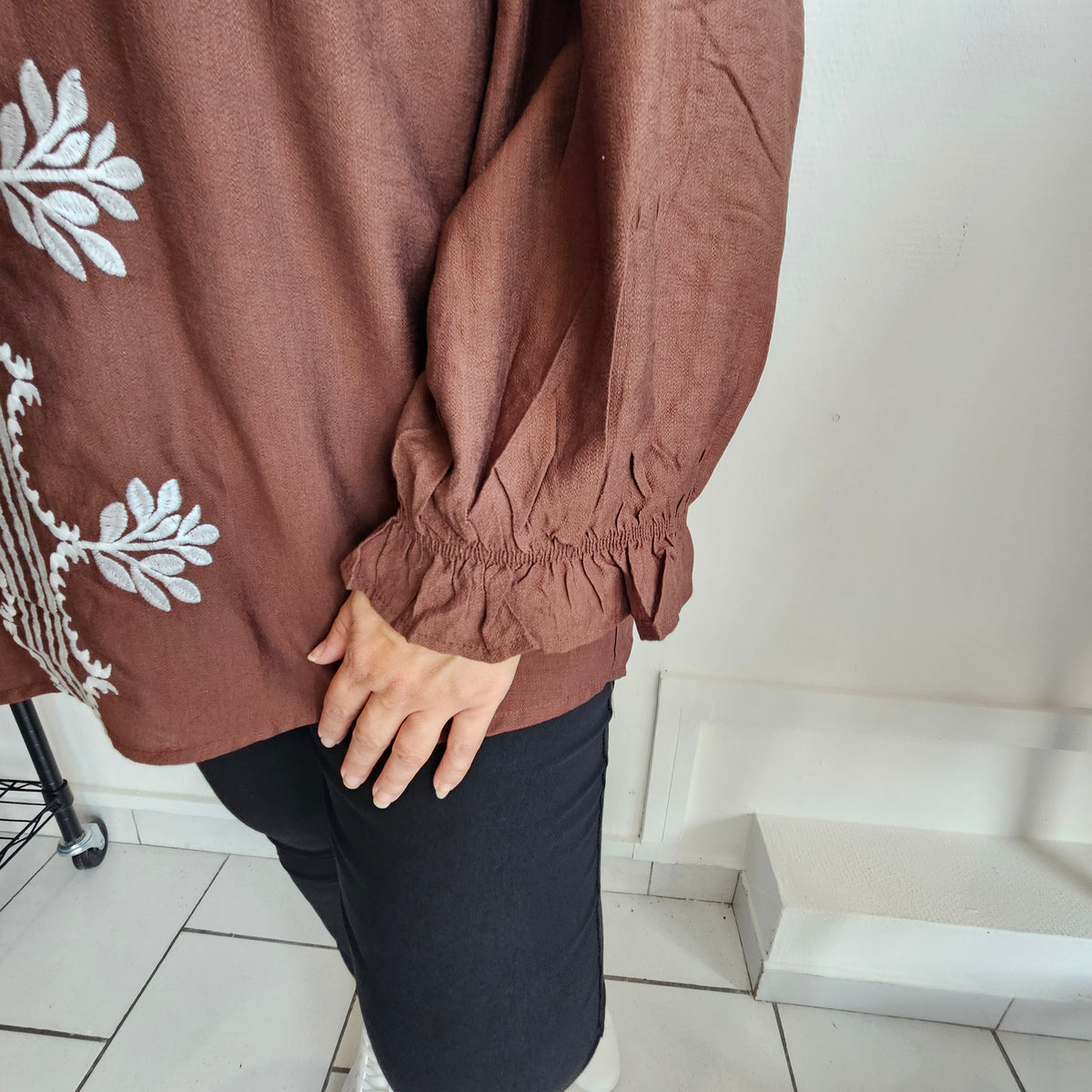 Blouse femme – Col victorien brodé