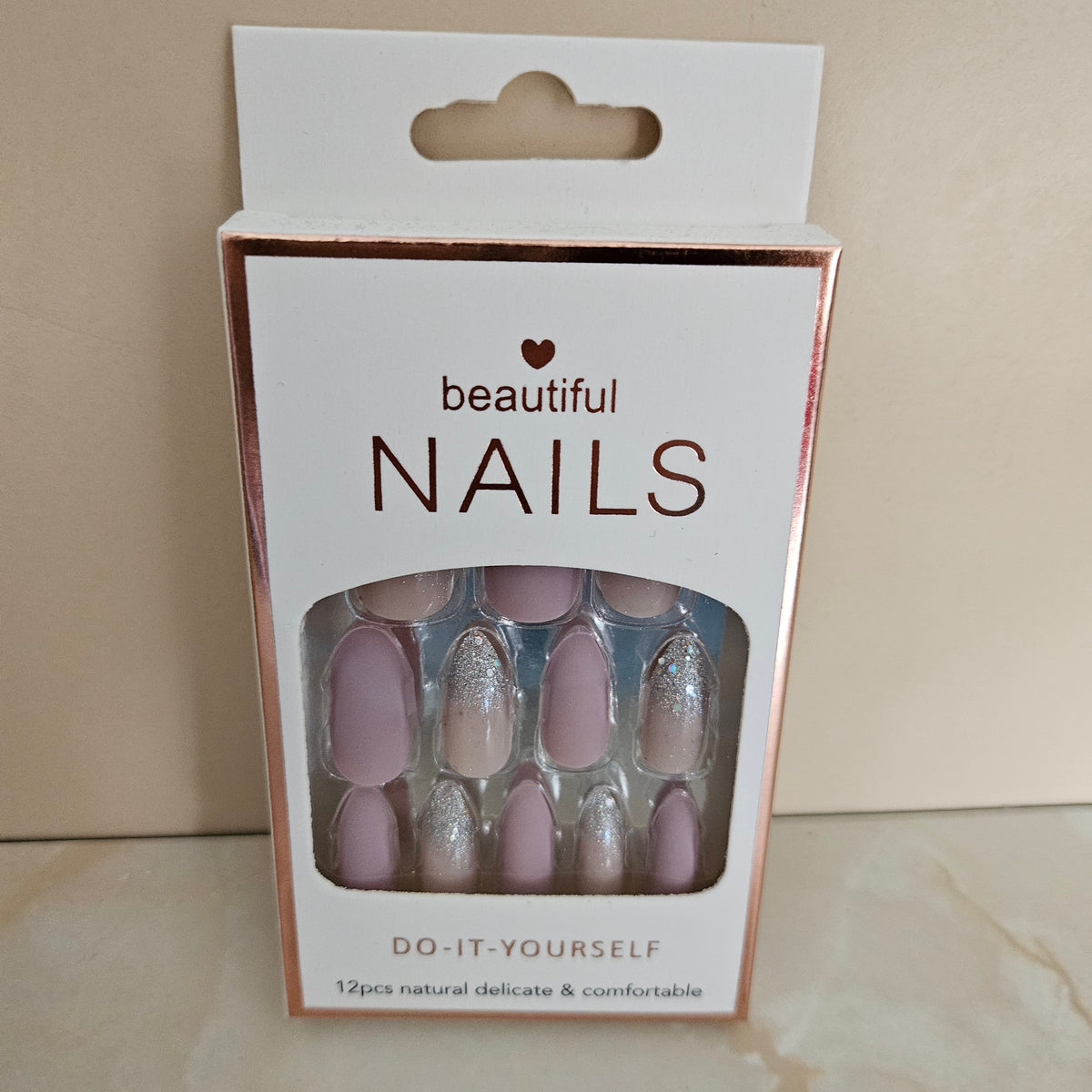 💅 Faux ongles mats & pailletés ✨