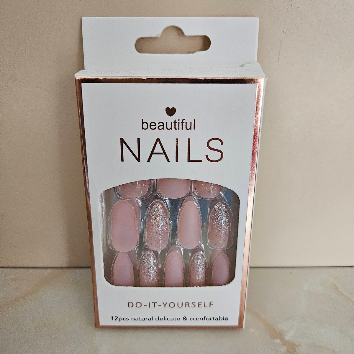 💅 Faux ongles mats & pailletés ✨