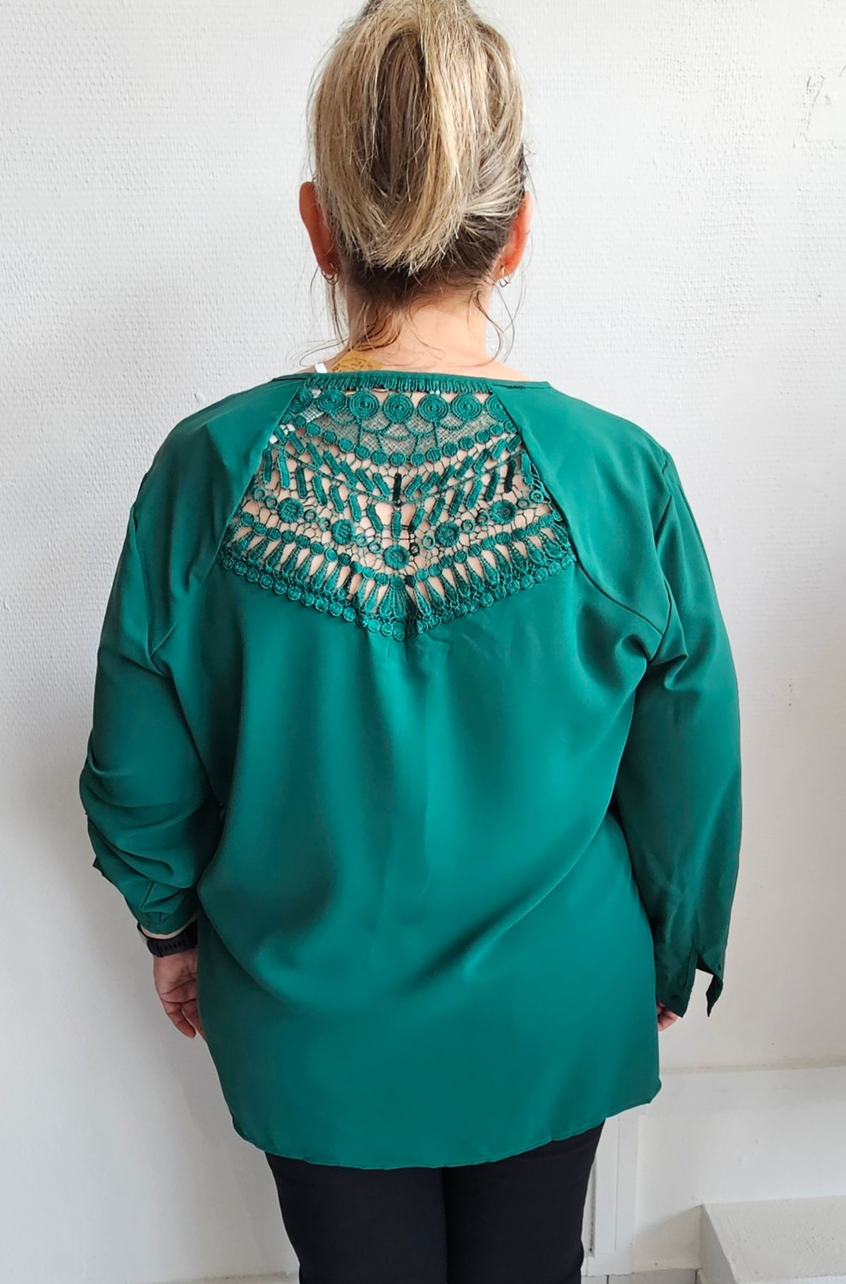 🖤 Blouse – Dos en dentelle