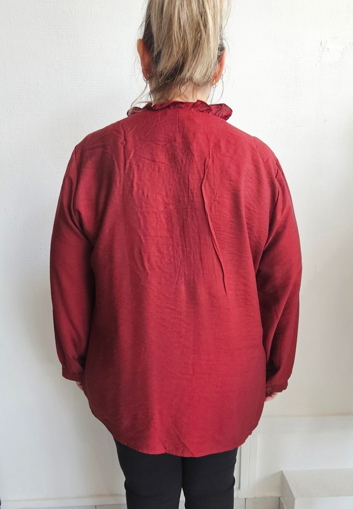 🌸 Blouse en Lyocell – Col victorien & dentelle