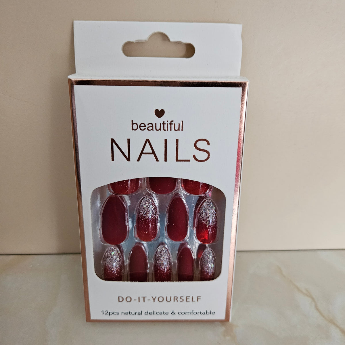 💅 Faux ongles mats & pailletés ✨