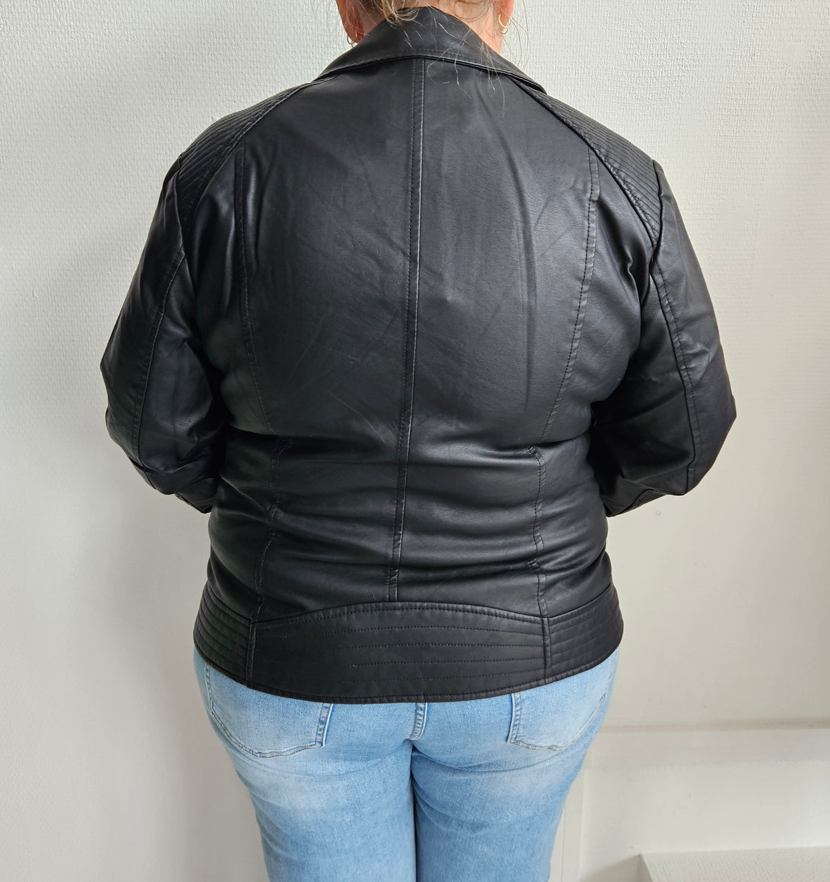 🖤 Veste en similicuir