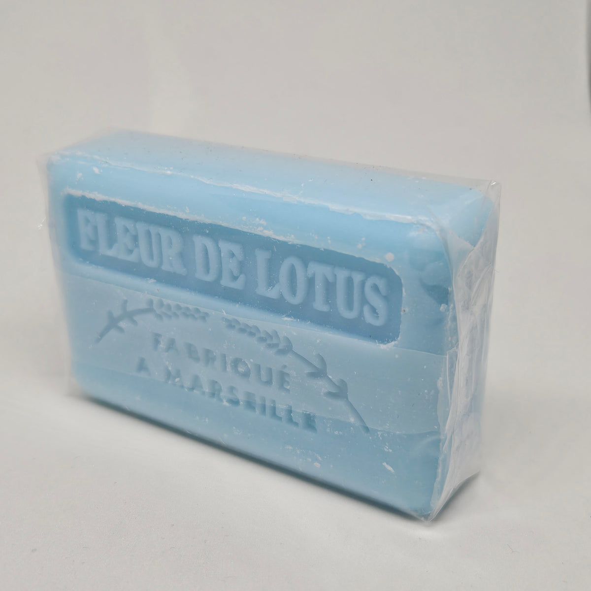 🥛 Savon au lait d’ânesse frais & bio – Fleur de Lotus – 125 g