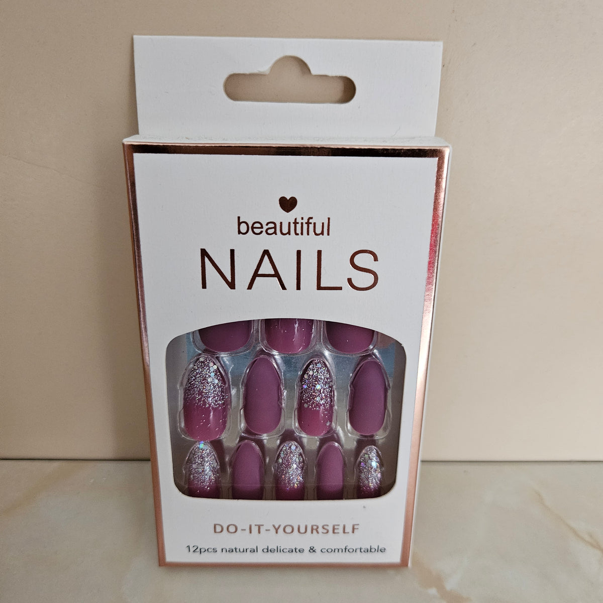 💅 Faux ongles mats & pailletés ✨